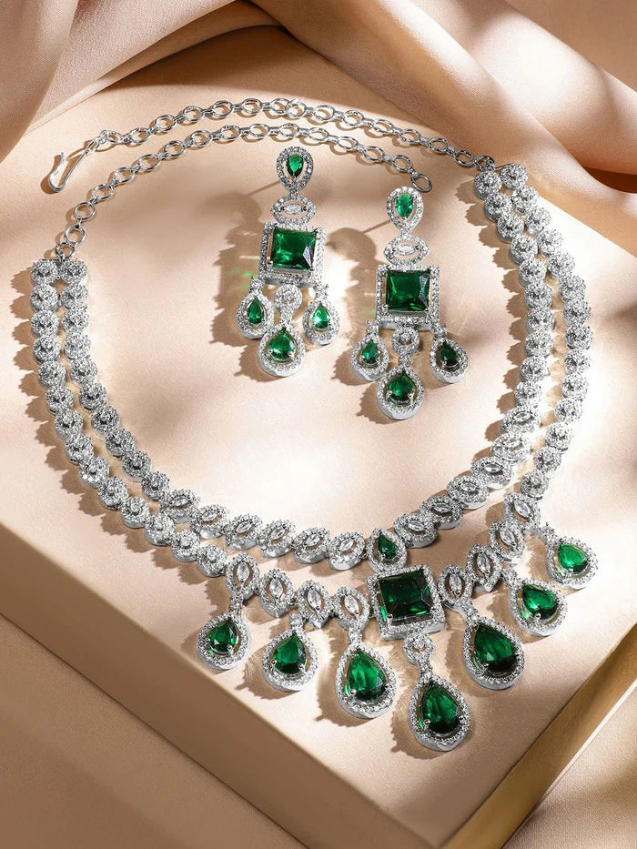 Emerald Elegance Diamond Necklace Set – nacklace.shop